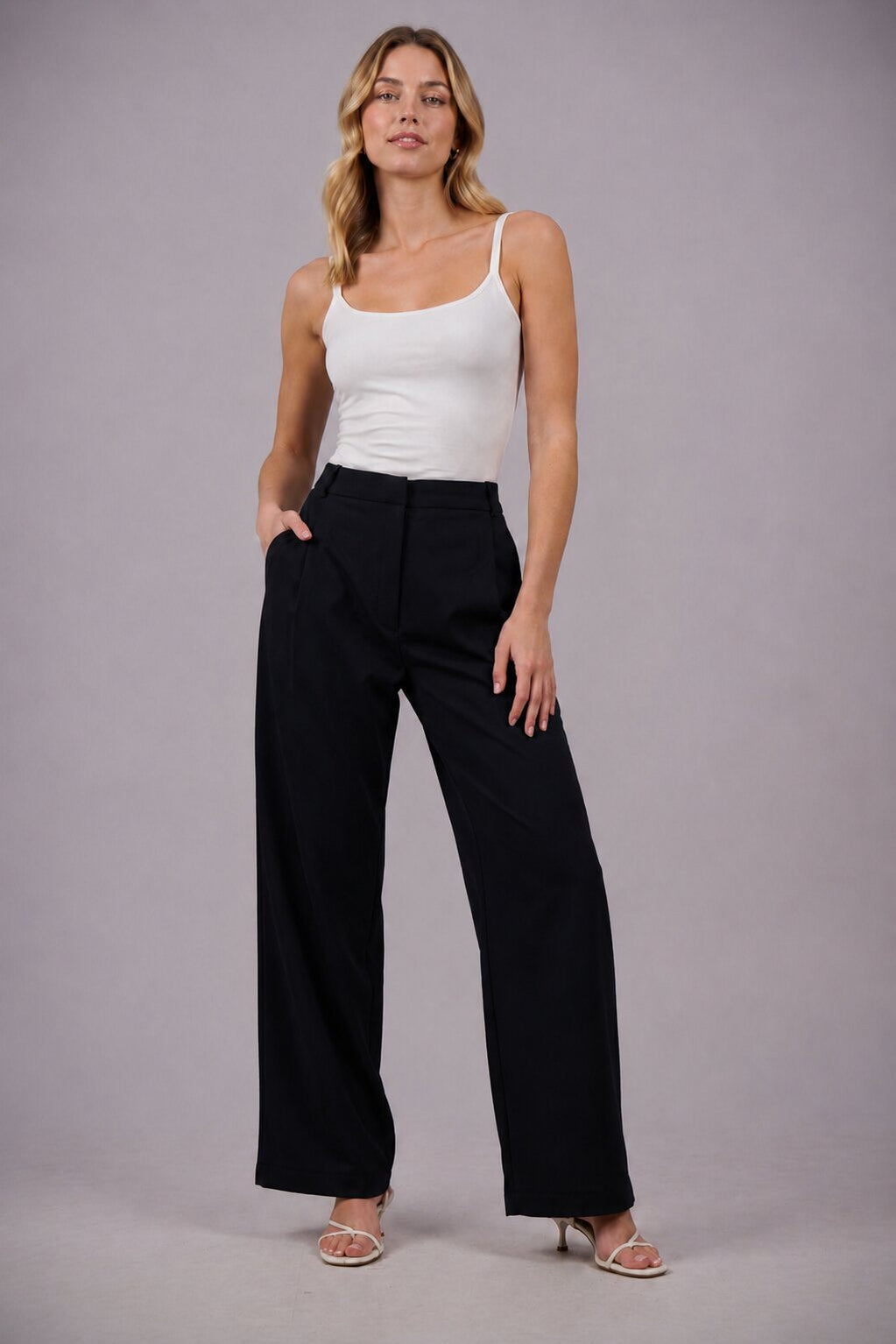 Pleated Wide-Leg Trousers – Black