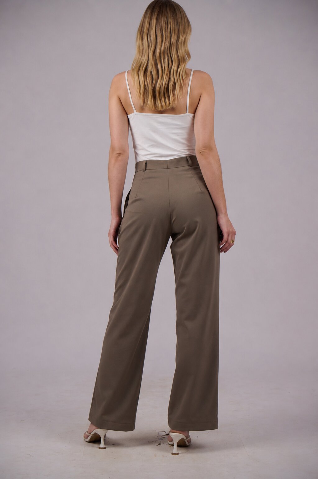 Pleated Wide-Leg Trousers – Default