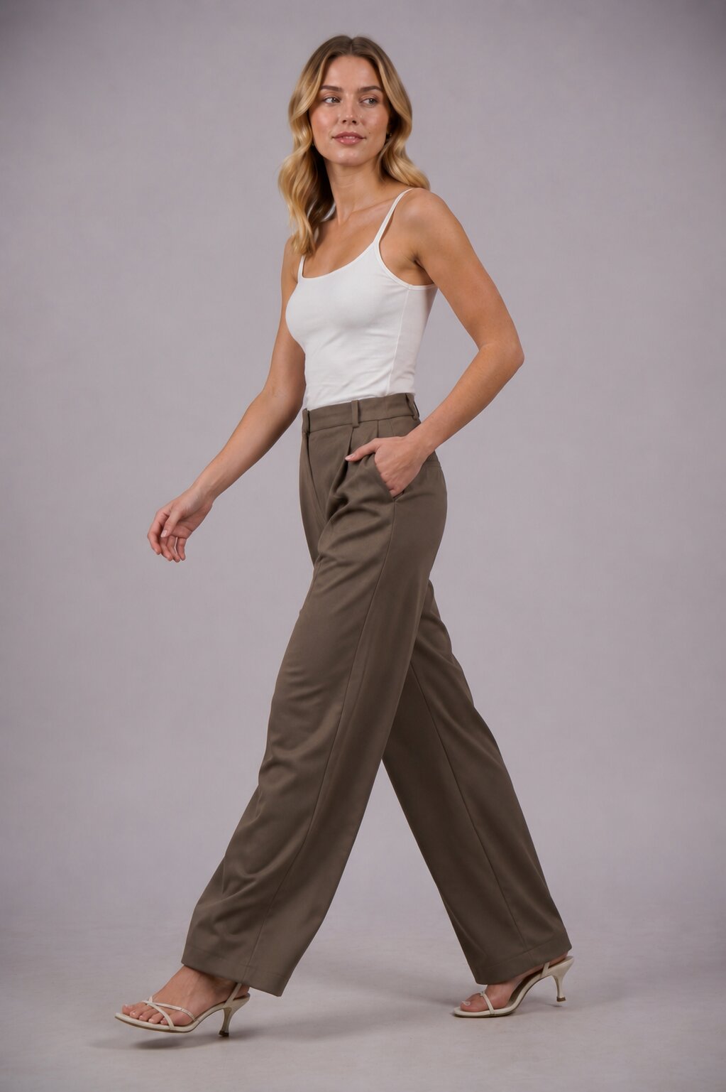 Pleated Wide-Leg Trousers – Default