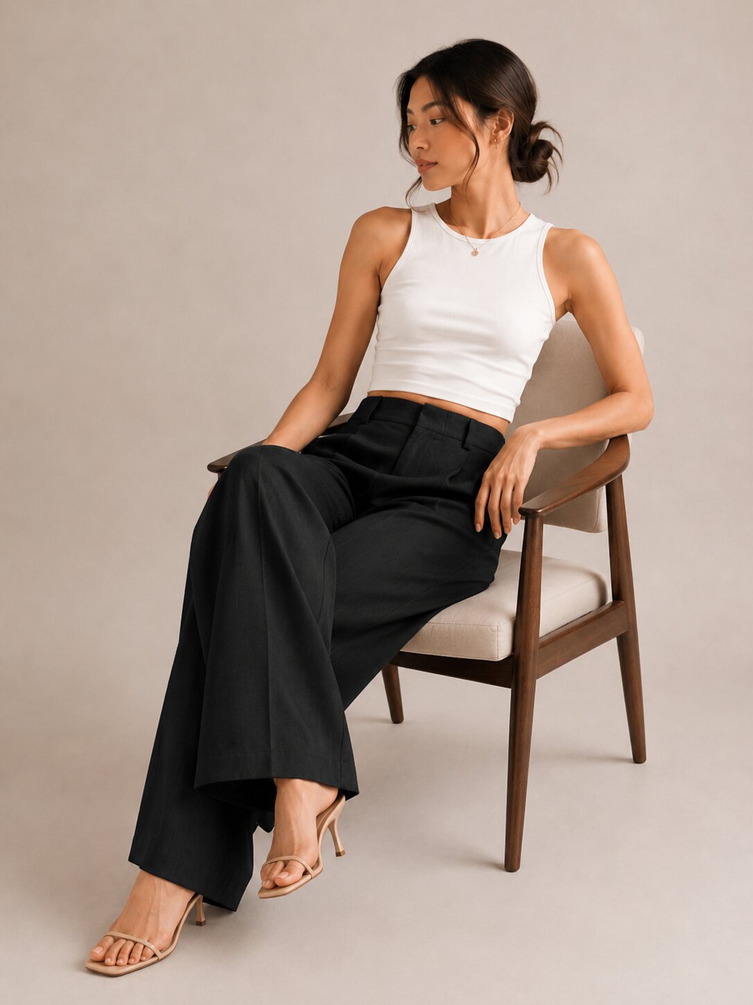 Pleated Wide-Leg Trousers – Black